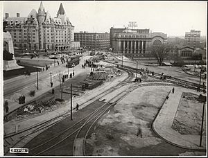 Archivo:Improvements to Confederation - tracks