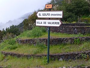 Archivo:Isla de El Hierro (Canarias), antigua carretera por la cumbre