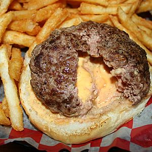 Archivo:Jucy lucy burger (1)