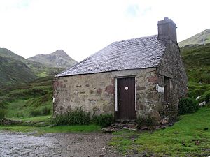 Archivo:Lairig Leacach Bothy