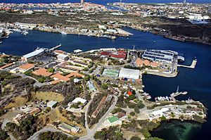 Archivo:Luchtfoto van de marinebasis Parera op Curaçao