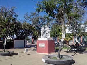 Archivo:Monumento al Padre Esteban Gumucio Vives