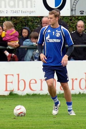 Archivo:Neuer 2010