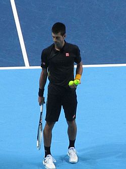 Archivo:Novak Djokovic at the ATP Tennis World Finals