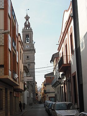 Nules. Carrer de la Soledat i Església.JPG