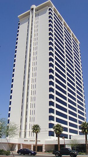 Archivo:Phoenix Corporate Center - 2011-04-13- West