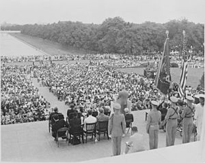 Archivo:President Truman addresses the closing session of the 38th annual conference of the National Association for the... - NARA - 199717