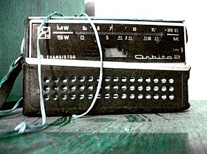 Archivo:RRR Orbita-2 pocket radio
