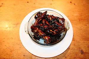 Archivo:Spare ribs with Chinese barbecue sauce