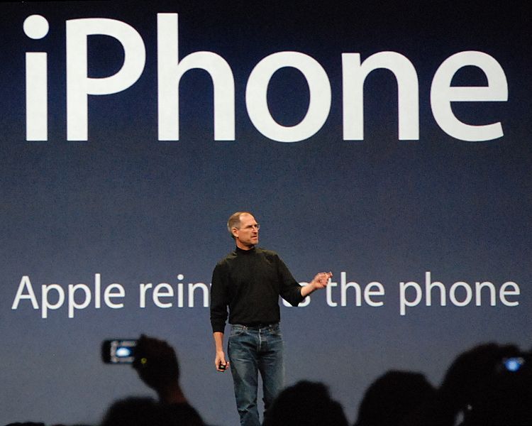 Steve Jobs presents iPhone (cropped)