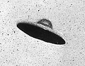 Archivo:Supposed UFO, Passaic, New Jersey (cropped)
