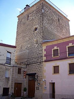 Archivo:Torre Fuerte - Baños de Rioja