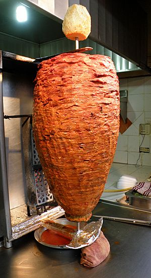Archivo:Trompo de carne, de tacos al pastor