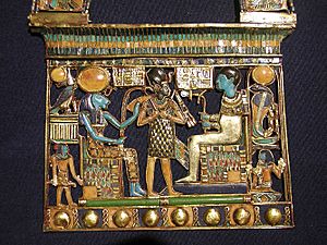 Archivo:Tutankhamun pendant