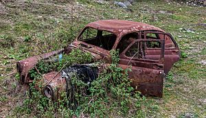 Archivo:Vehículo abandonado, Kurtan, Armenia, 2016-09-30, DD 91