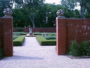 Archivo:Walled Garden at Allerton Park