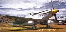 Archivo:72d Fighter Squadron P-51 Mustang North Field Iwo Jima 1945