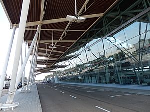 Archivo:Aeropuerto de Zaragoza 4