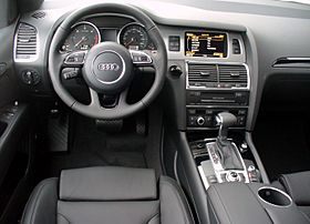 Archivo:Audi Q7 offroad style S line 3.0 TDI quattro tiptronic Phantomschwarz Interieur