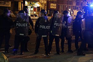 Archivo:Baltimore riot police VOA
