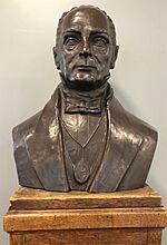 Archivo:Busto Andrés Bello - IHEAL París