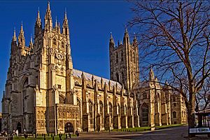 Archivo:Canterbury-cathedral-wyrdlight