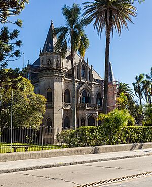 Archivo:Casa Quinta de Soneira, Montevideo 20