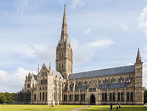 Archivo:Catedral de Salisbury, Salisbury, Inglaterra, 2014-08-12, DD 03