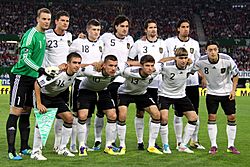 Archivo:Deutsche Fußballnationalmannschaft 2011-06-03 (01)
