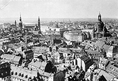 Archivo:Dresden-blickvomrathausturm1910