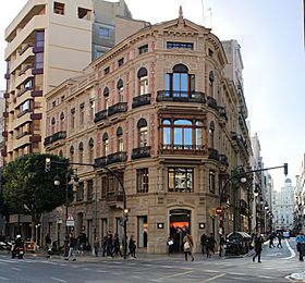 Edificio Ylario (1888) de Lucas García Cardona.jpg