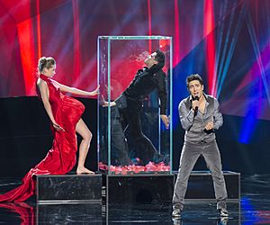 Archivo:Farid Mammadov at Eurovision 2013