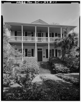 Archivo:GENERAL VIEW FROM SOUTHEAST - McKee-Smalls House, 511 Prince Street, Beaufort, Beaufort County, SC HABS SC,7-BEAUF,32-1