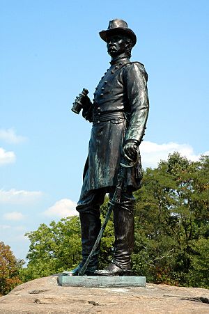 Archivo:Gouverneur K. Warren Gettysburg statue