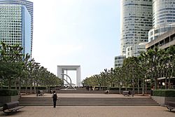 Grande Arche, France - April 2011.jpg