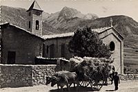 Archivo:Iglesia Gósol (Lleida) 1960