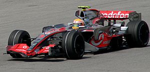 Archivo:Lewis Hamilton 2007