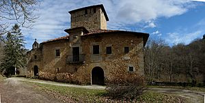 Archivo:Palacio de la Ferrería -Nava (Asturias) 01