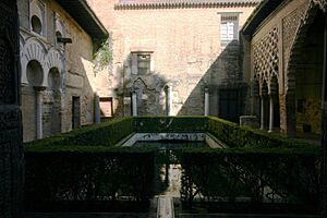 Archivo:Patio de Yeso - Alcázar of Seville (2)