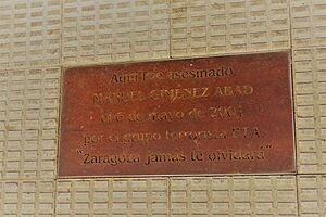 Archivo:Placa a la memoria de M. Giménez Abad