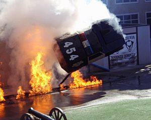 Archivo:Police Academy Stunt Show - explosion and car flip