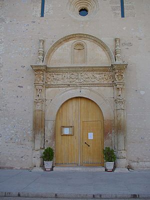 Archivo:Puerta de iglesia en Valdetorres de Jarama