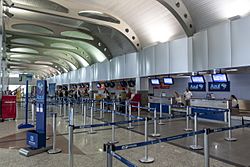 Archivo:Salvador aeroporto check-in