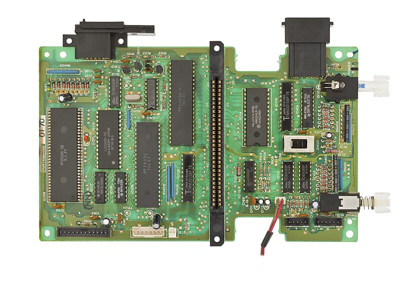 Sharp-Nintendo-Twin-Famicom-Motherboard-Top