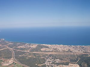 Archivo:Spanish Mediterranean coast at Miami Platja (aerial view)
