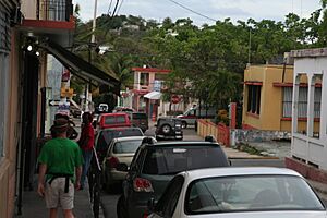 Archivo:Street in Isabel II barrio-pueblo, Vieques, Puerto Rico