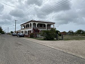 Archivo:Barbuda Council Millenium Administration Building