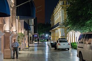 Archivo:Calle Monterrey