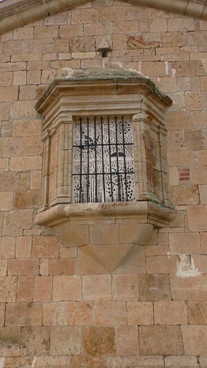 Archivo:DETALLE DE LA CABECERA