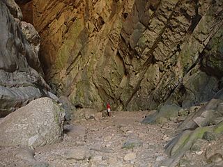 Entrada Cueva Hundidero Seca.jpg